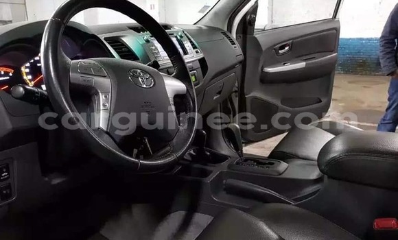 Acheter Occasion Voiture Toyota Hilux Blanc à Conakry, Conakry Acheter Occasion Voiture Toyota Hilux Blanc à Conakry, Conakry