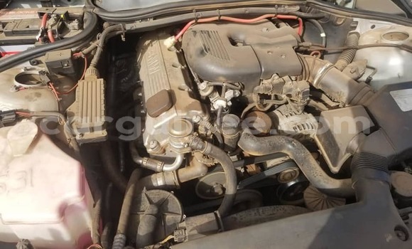 Acheter Occasion Voiture BMW 3–Series Gris à Conakry, Conakry Acheter Occasion Voiture BMW 3–Series Gris à Conakry, Conakry