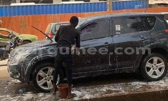 Acheter Occasion Voiture Toyota RAV4 Noir à Conakry, Conakry Acheter Occasion Voiture Toyota RAV4 Noir à Conakry, Conakry