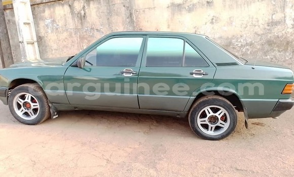 Acheter Occasion Voiture Mercedes-Benz 190–Series Vert à Conakry, Conakry Acheter Occasion Voiture Mercedes-Benz 190–Series Vert à Conakry, Conakry