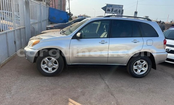 Acheter Occasion Voiture Toyota RAV4 Gris à Conakry, Conakry Acheter Occasion Voiture Toyota RAV4 Gris à Conakry, Conakry