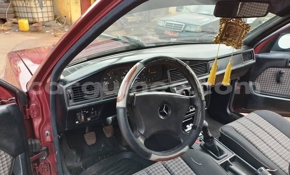 Acheter Occasion Voiture Mercedes-Benz 190 Rouge à Conakry, Conakry Acheter Occasion Voiture Mercedes-Benz 190 Rouge à Conakry, Conakry