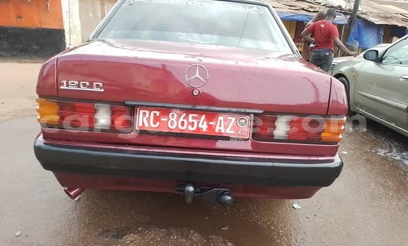 Acheter Occasion Voiture Mercedes-Benz 190 Rouge à Conakry, Conakry Acheter Occasion Voiture Mercedes-Benz 190 Rouge à Conakry, Conakry