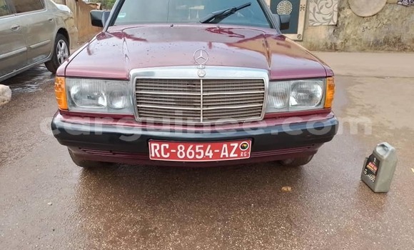 Acheter Occasion Voiture Mercedes-Benz 190 Rouge à Conakry, Conakry Acheter Occasion Voiture Mercedes-Benz 190 Rouge à Conakry, Conakry