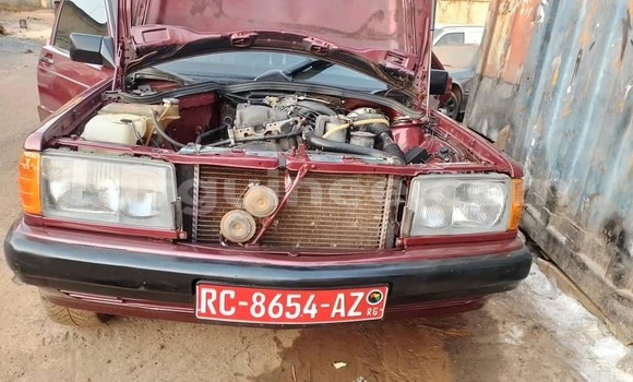 Acheter Occasion Voiture Mercedes-Benz 190 Rouge à Conakry, Conakry Acheter Occasion Voiture Mercedes-Benz 190 Rouge à Conakry, Conakry