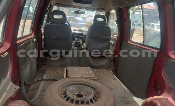 Acheter Occasion Voiture Nissan Vanette Rouge à Conakry, Conakry Acheter Occasion Voiture Nissan Vanette Rouge à Conakry, Conakry