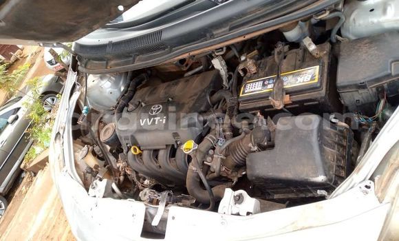 Buy Used Toyota Yaris Silver Car in Conakry in Conakry Buy Used Toyota Yaris Silver Car in Conakry in Conakry