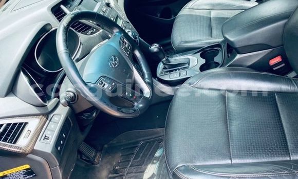 Buy Used Hyundai Santa Fe Blue Car in Conakry in Conakry Buy Used Hyundai Santa Fe Blue Car in Conakry in Conakry