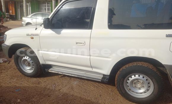 Buy Used Toyota Land Cruiser Prado White Car in Conakry in Conakry Buy Used Toyota Land Cruiser Prado White Car in Conakry in Conakry