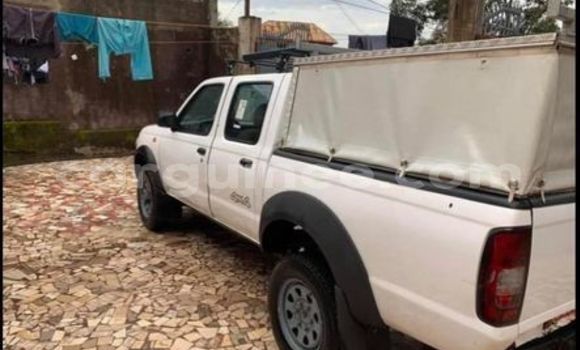 Acheter Occasion Voiture Nissan Navara Blanc à Conakry, Conakry Acheter Occasion Voiture Nissan Navara Blanc à Conakry, Conakry