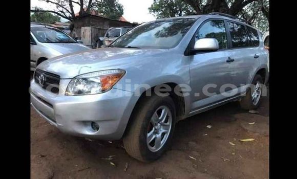 Acheter Occasion Voiture Toyota RAV4 Gris à Conakry, Conakry Acheter Occasion Voiture Toyota RAV4 Gris à Conakry, Conakry