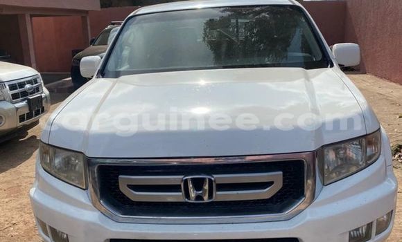 Buy Used Honda Ridgeline White Car in Conakry in Conakry Buy Used Honda Ridgeline White Car in Conakry in Conakry
