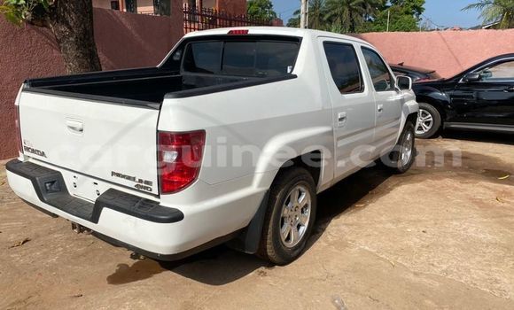 Buy Used Honda Ridgeline White Car in Conakry in Conakry Buy Used Honda Ridgeline White Car in Conakry in Conakry