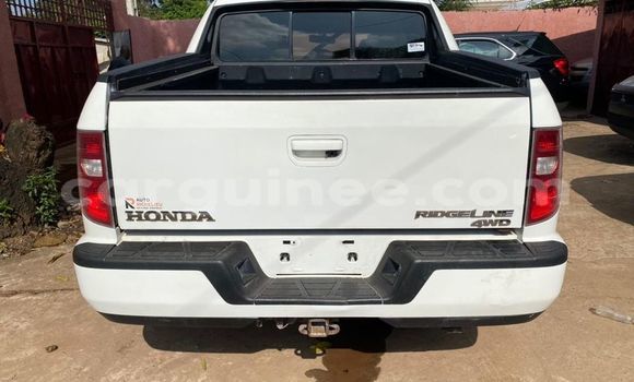 Buy Used Honda Ridgeline White Car in Conakry in Conakry Buy Used Honda Ridgeline White Car in Conakry in Conakry