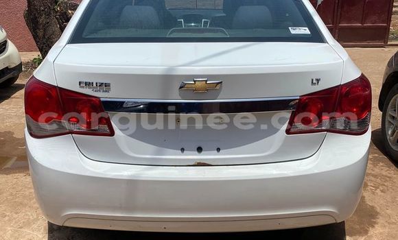 Buy Used Chevrolet Cruze White Car in Conakry in Conakry Buy Used Chevrolet Cruze White Car in Conakry in Conakry