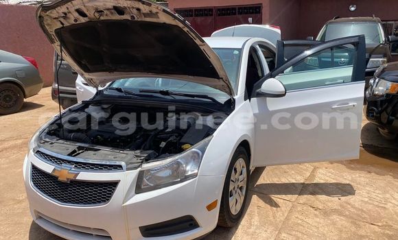 Buy Used Chevrolet Cruze White Car in Conakry in Conakry Buy Used Chevrolet Cruze White Car in Conakry in Conakry