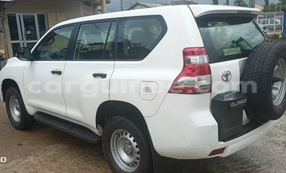 Acheter Occasion Voiture Toyota Land Cruiser Prado Blanc à Conakry, Conakry Acheter Occasion Voiture Toyota Land Cruiser Prado Blanc à Conakry, Conakry