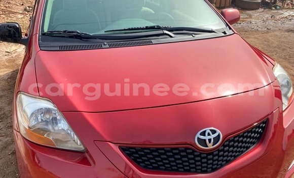 Acheter Occasion Voiture Toyota Yaris Rouge à Conakry, Conakry Acheter Occasion Voiture Toyota Yaris Rouge à Conakry, Conakry