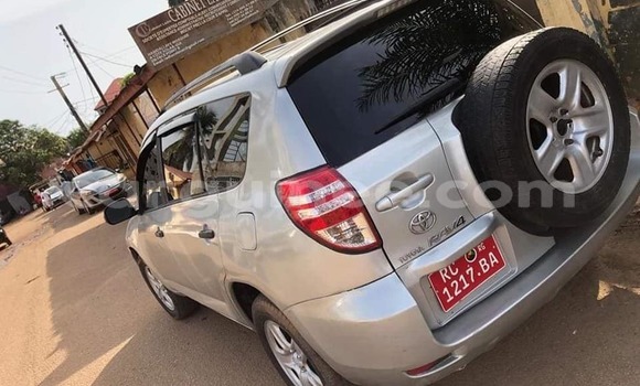 Acheter Occasion Voiture Toyota RAV4 Gris à Conakry, Conakry Acheter Occasion Voiture Toyota RAV4 Gris à Conakry, Conakry