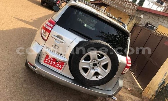 Acheter Occasion Voiture Toyota RAV4 Gris à Conakry, Conakry Acheter Occasion Voiture Toyota RAV4 Gris à Conakry, Conakry
