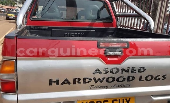 Buy Used Mitsubishi L200 Red Car in Conakry in Conakry Buy Used Mitsubishi L200 Red Car in Conakry in Conakry