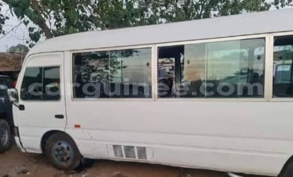 Acheter Occasion Voiture Toyota Coaster Blanc à Conakry, Conakry Acheter Occasion Voiture Toyota Coaster Blanc à Conakry, Conakry