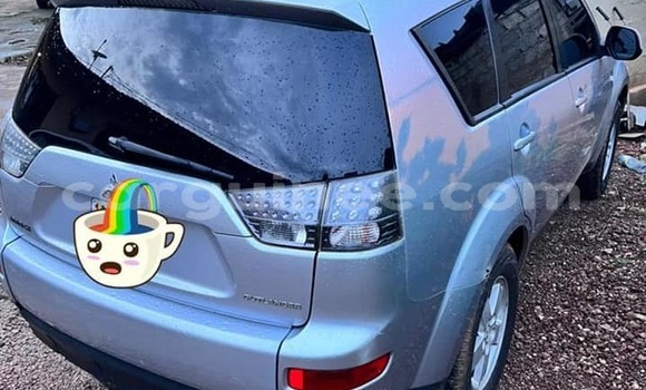 Buy Used Mitsubishi Outlander Blue Car in Conakry in Conakry Buy Used Mitsubishi Outlander Blue Car in Conakry in Conakry
