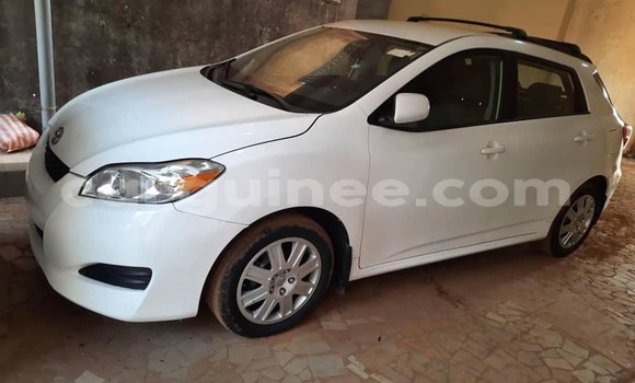 Buy Used Toyota Matrix White Car in Conakry in Conakry Buy Used Toyota Matrix White Car in Conakry in Conakry