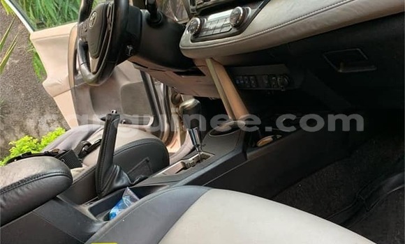 Acheter Occasion Voiture Toyota RAV4 Gris à Conakry, Conakry Acheter Occasion Voiture Toyota RAV4 Gris à Conakry, Conakry