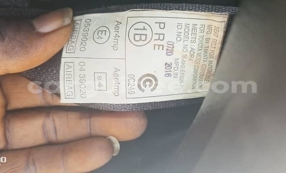 Acheter Occasion Voiture Toyota Land Cruiser Prado Blanc à Conakry, Conakry Acheter Occasion Voiture Toyota Land Cruiser Prado Blanc à Conakry, Conakry