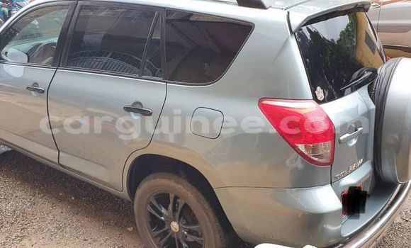 Buy Used Toyota RAV4 Green Car in Conakry in Conakry Buy Used Toyota RAV4 Green Car in Conakry in Conakry