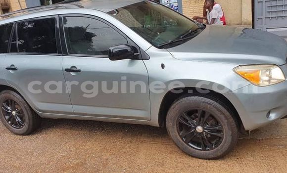 Buy Used Toyota RAV4 Green Car in Conakry in Conakry Buy Used Toyota RAV4 Green Car in Conakry in Conakry