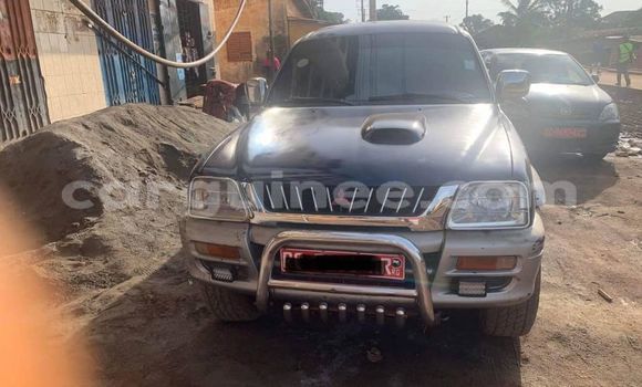Buy Used Mitsubishi L200 Blue Car in Conakry in Conakry Buy Used Mitsubishi L200 Blue Car in Conakry in Conakry