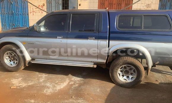 Buy Used Mitsubishi L200 Blue Car in Conakry in Conakry Buy Used Mitsubishi L200 Blue Car in Conakry in Conakry