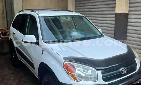 Buy Used Toyota RAV4 White Car in Conakry in Conakry Buy Used Toyota RAV4 White Car in Conakry in Conakry