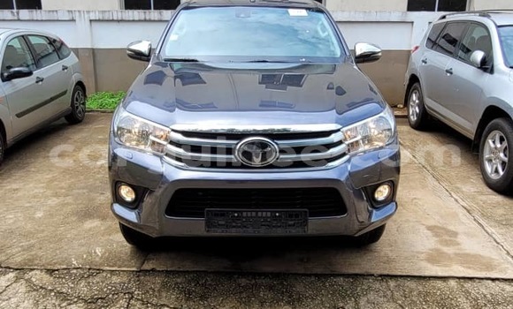 Buy Used Toyota Hilux Silver Car in Conakry in Conakry