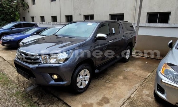 Buy Used Toyota Hilux Silver Car in Conakry in Conakry Buy Used Toyota Hilux Silver Car in Conakry in Conakry