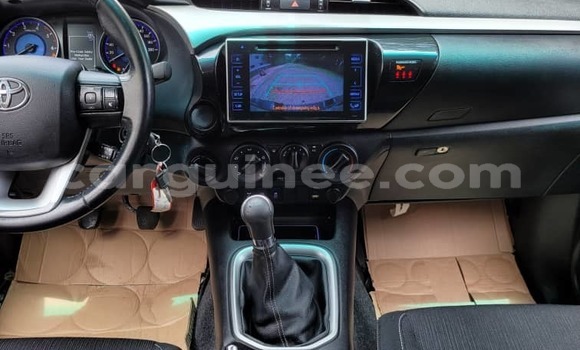 Buy Used Toyota Hilux Silver Car in Conakry in Conakry Buy Used Toyota Hilux Silver Car in Conakry in Conakry
