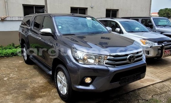 Buy Used Toyota Hilux Silver Car in Conakry in Conakry Buy Used Toyota Hilux Silver Car in Conakry in Conakry