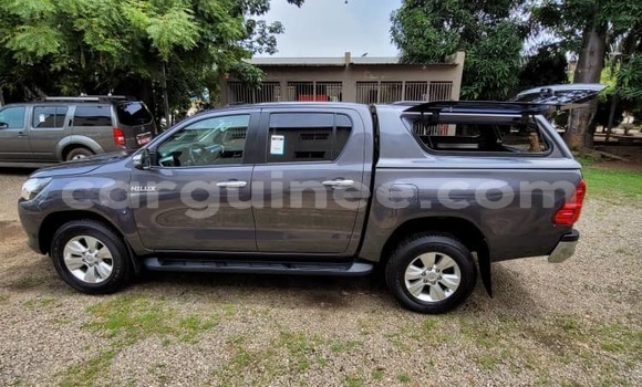 Buy Used Toyota Hilux Silver Car in Conakry in Conakry Buy Used Toyota Hilux Silver Car in Conakry in Conakry