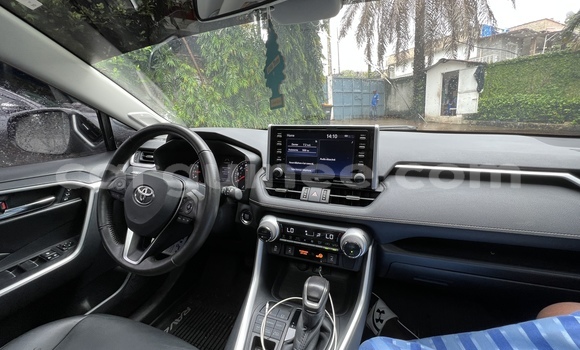 Buy Used Toyota RAV4 Green Car in Conakry in Conakry Buy Used Toyota RAV4 Green Car in Conakry in Conakry