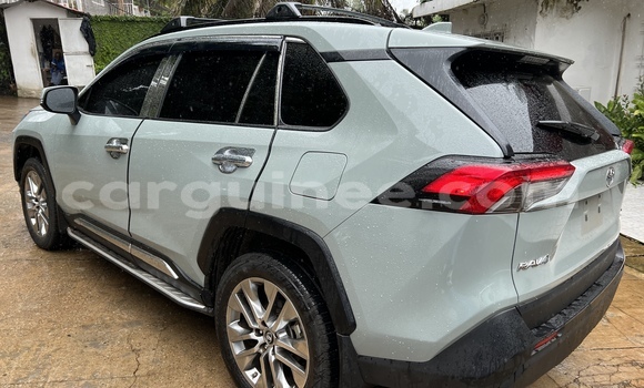 Buy Used Toyota RAV4 Green Car in Conakry in Conakry Buy Used Toyota RAV4 Green Car in Conakry in Conakry