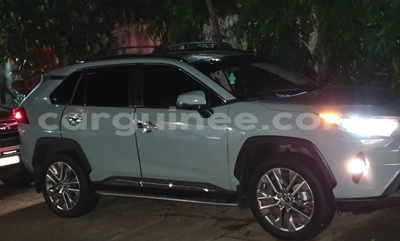 Buy Used Toyota RAV4 Green Car in Conakry in Conakry Buy Used Toyota RAV4 Green Car in Conakry in Conakry
