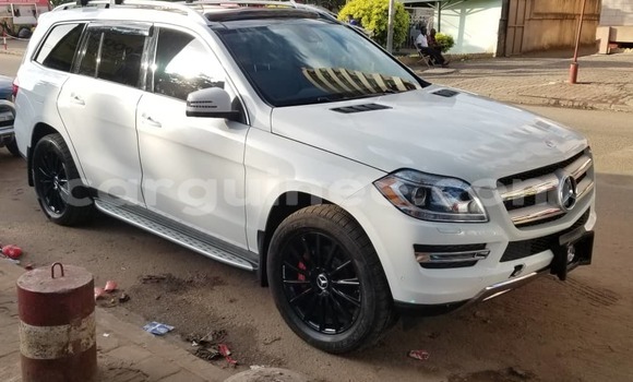 Buy Used Mercedes-Benz GL–Class White Car in Conakry in Conakry Buy Used Mercedes-Benz GL–Class White Car in Conakry in Conakry