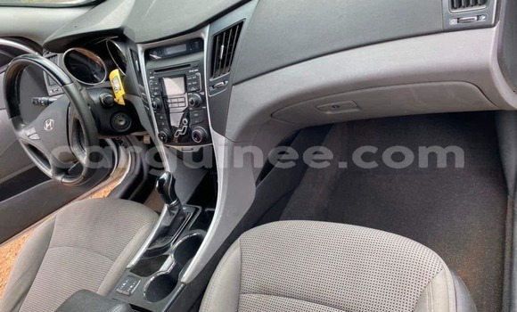 Buy Used Hyundai Sonata White Car in Conakry in Conakry Buy Used Hyundai Sonata White Car in Conakry in Conakry