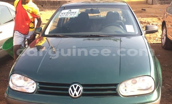 Buy Used Volkswagen Golf Green Car in Conakry in Conakry