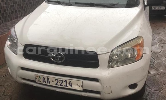 Acheter Occasion Voiture Toyota RAV4 Blanc à Conakry, Conakry Acheter Occasion Voiture Toyota RAV4 Blanc à Conakry, Conakry