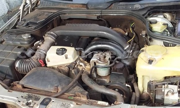 Acheter Occasion Voiture Mercedes-Benz C–Class Gris à Conakry, Conakry Acheter Occasion Voiture Mercedes-Benz C–Class Gris à Conakry, Conakry