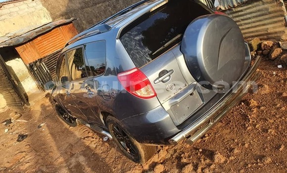 Acheter Occasion Voiture Toyota RAV4 Bleu à Conakry, Conakry Acheter Occasion Voiture Toyota RAV4 Bleu à Conakry, Conakry