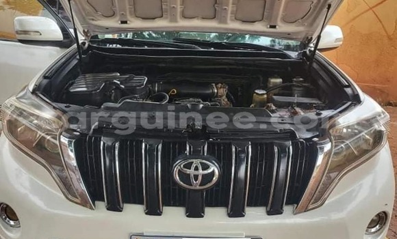 Buy Used Toyota Land Cruiser Prado White Car in Conakry in Conakry Buy Used Toyota Land Cruiser Prado White Car in Conakry in Conakry